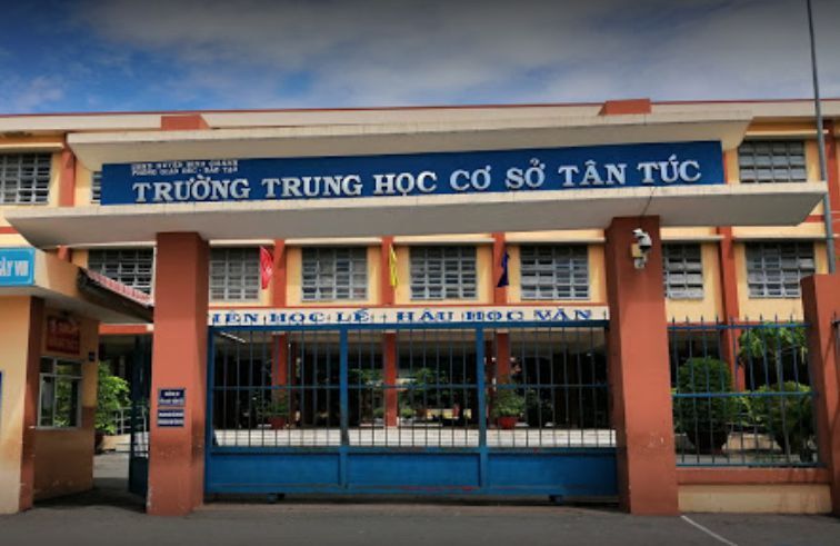 Trường THPT Tân Túc có cơ sở vật chất đảm bảo